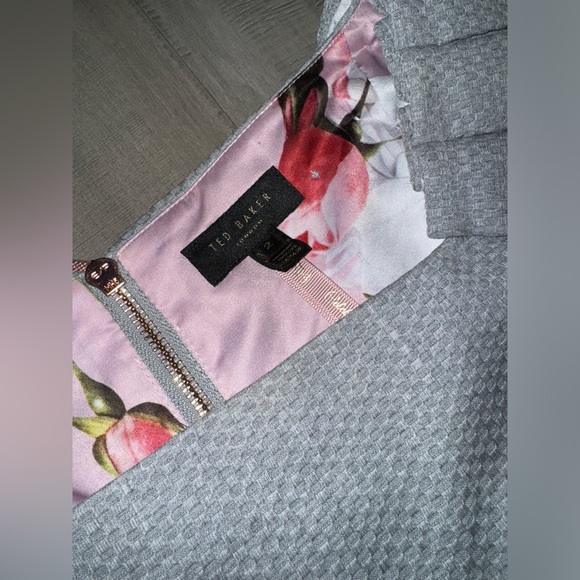 Ted Baker Daizid Peplum Dress Womens Gray Textured Midi Pleated Size 2 (US 4-6) - Picture 7 of 8